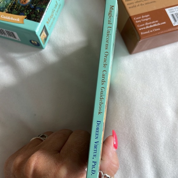 Doreen Virtue Magical Unicorns Oracle Cards - Picture 5 of 7